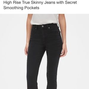 Like New Gap Skinny Jeans in Black
